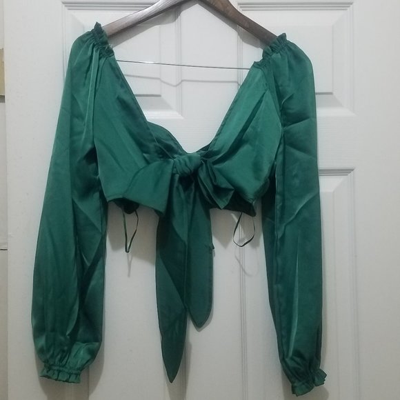 NWT UO Caroleena Cropped Puff Sleeve Open Back Greene Blouse - Picture 6 of 7